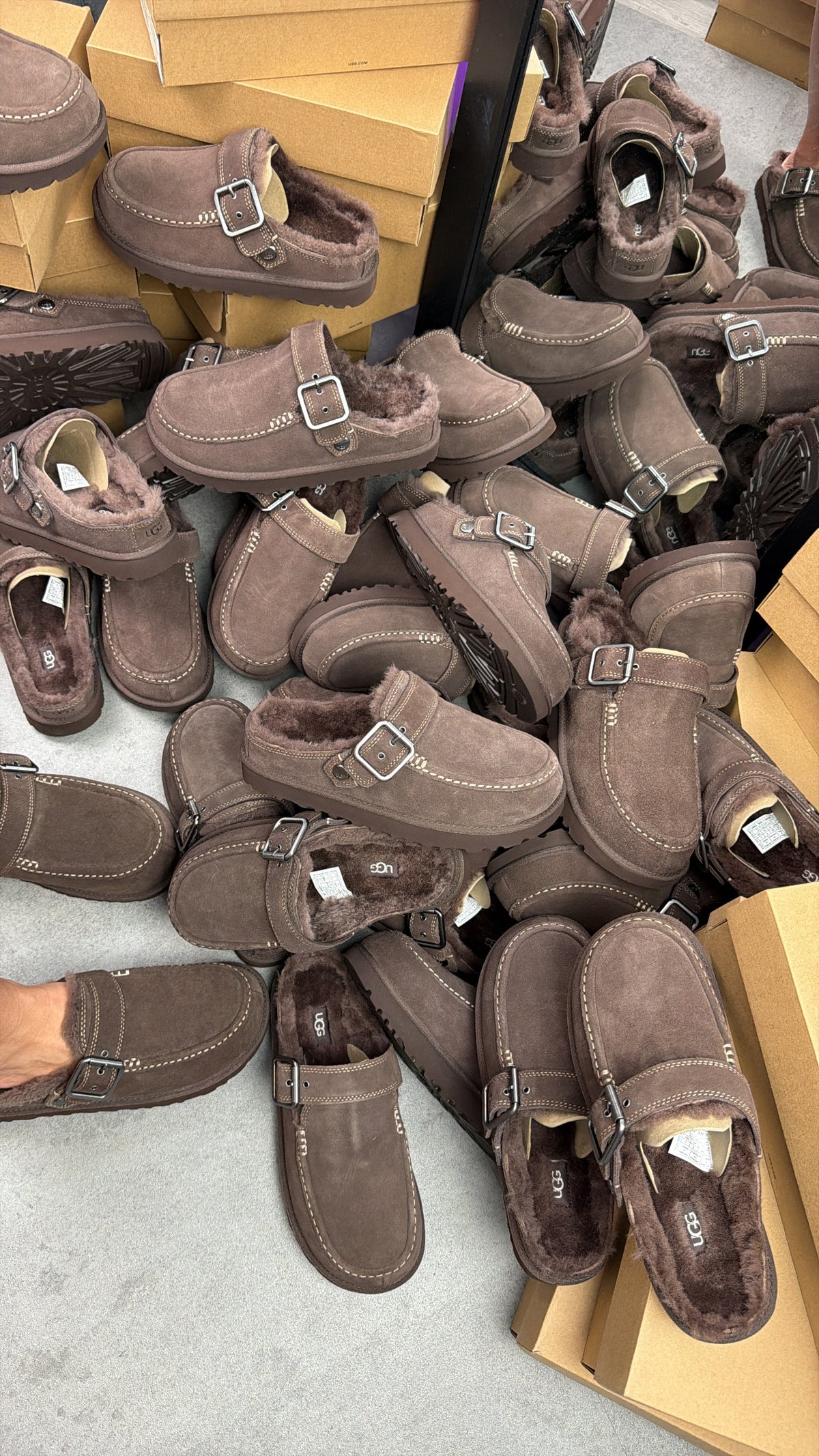 UGG Clog ‘Chocolate Brown’