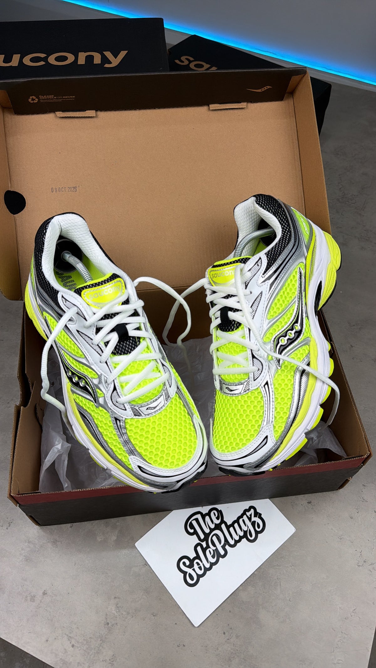 Saucony Omni 9 ‘Neon’