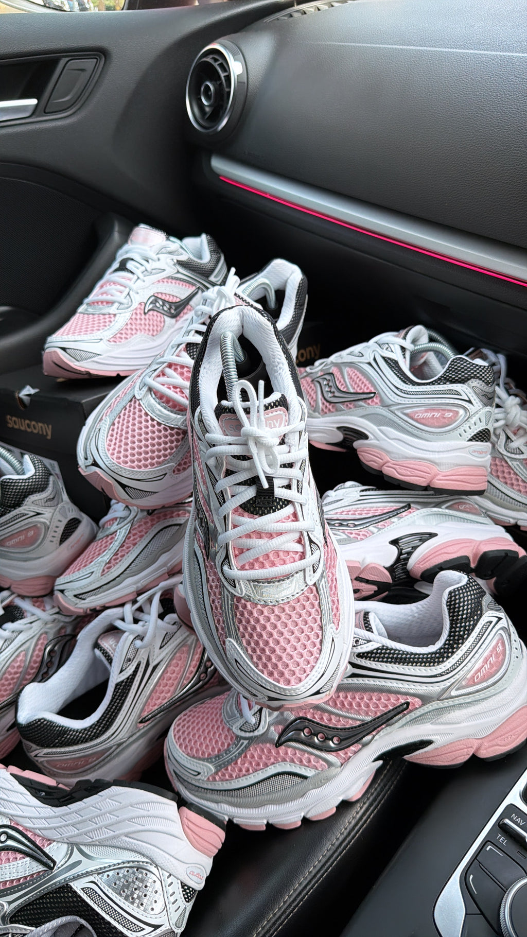 Saucony Omni 9 ‘Pink White’