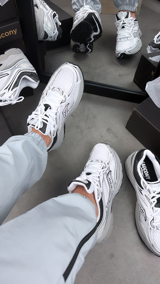 Saucony Omni 9 ‘White Off Grey’