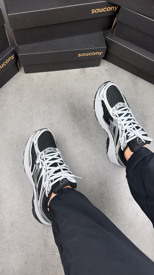Saucony Omni 9 ‘Grey Black’