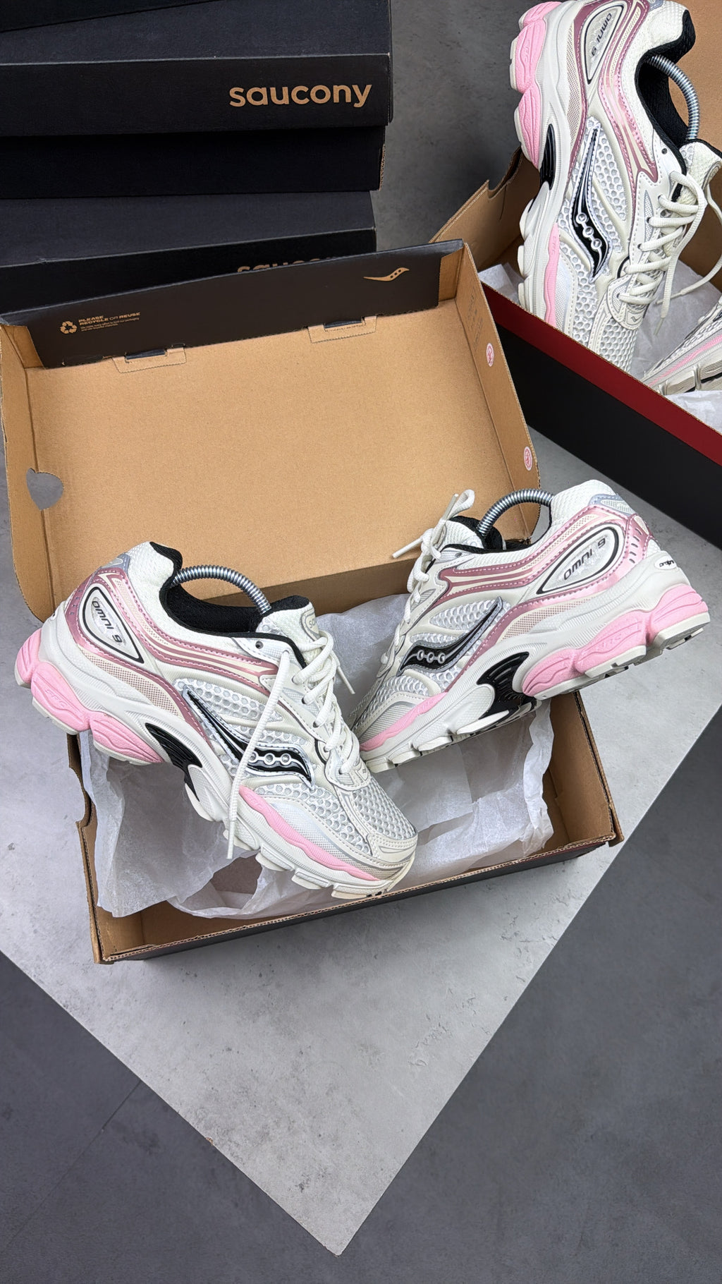 Saucony Omni 9 ‘Pink Cream’
