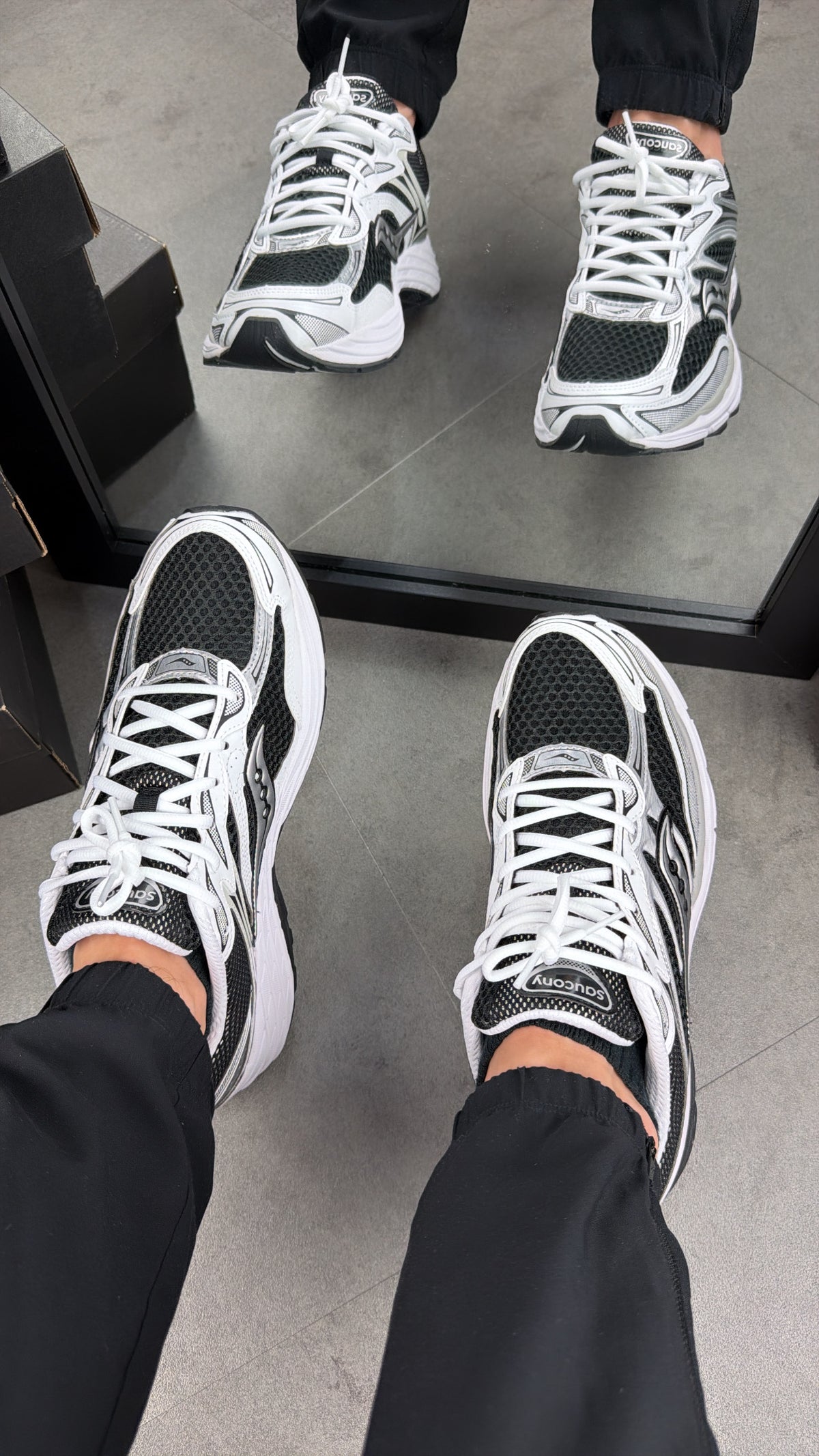 Saucony Omni 9 ‘Black White’